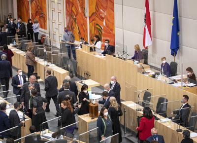Obbligo vaccinale, il parlamento approva: Austria prima in Europa a introdurlo