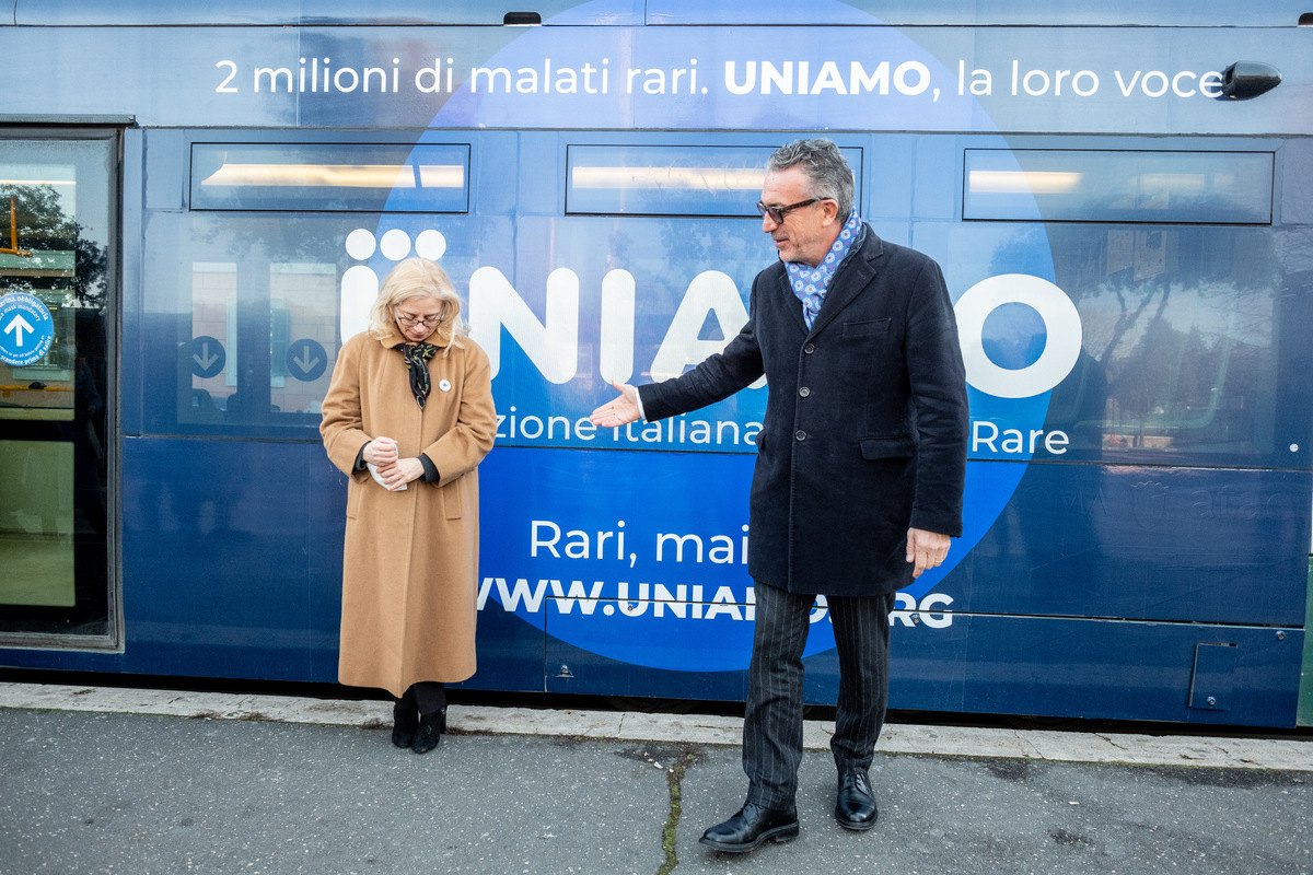 Italia Cronaca Inaugurazione del Tram dedicato alle Malattie Rare Nella foto: Annalisa Scopinaro Presidente Uniamo.org, Giovanni Mottura AD Atac Italia Cronaca Inaugurazione del Tram dedicato alle Malattie Rare Nella foto: Annalisa Scopinaro Presidente Uniamo.org, Giovanni Mottura AD Atac