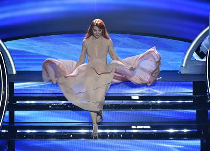 Sanremo, da Achille Lauro nudo a Noemi la diva: i look della prima serata