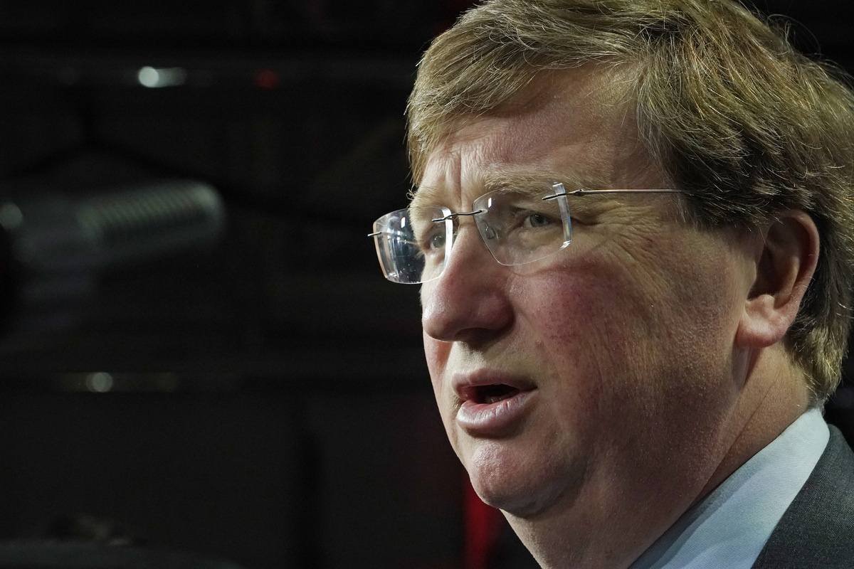 Il Governatore del Mississippi Tate Reeves Il Governatore del Mississippi Tate Reeves