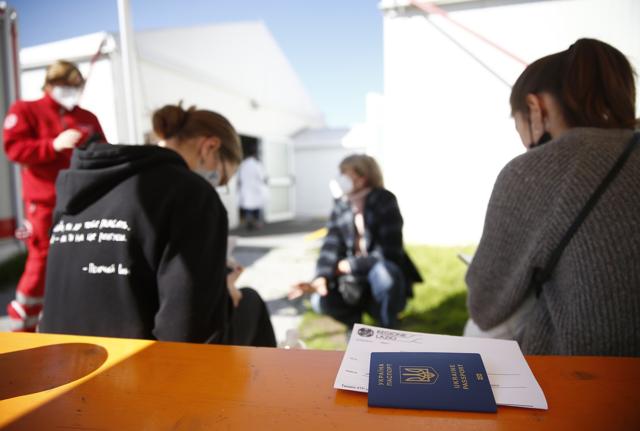 Il punto accoglienza vaccinale di Termini per i profughi ucraini Il punto accoglienza vaccinale di Termini per i profughi ucraini