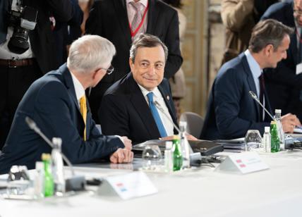 Editoria, "Santo subito". Draghi, carriera molto "pompata". Tutti gli errori