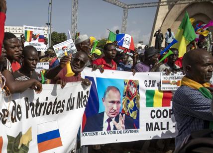 Russia, Putin rafforza la sua influenza in Africa usando armi e Gruppo Wagner