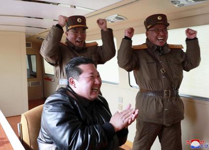 Corea del Nord, potenza d'attacco sconvolgente. Kim: missili per il 15 aprile