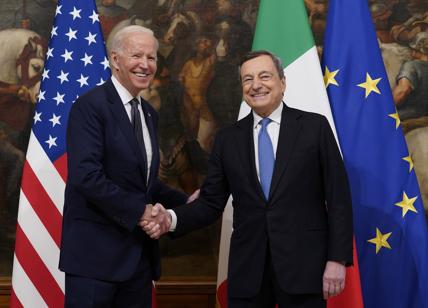 Fusaro: "Draghi da Biden per la poltrona della Nato, Italia colonia Usa"