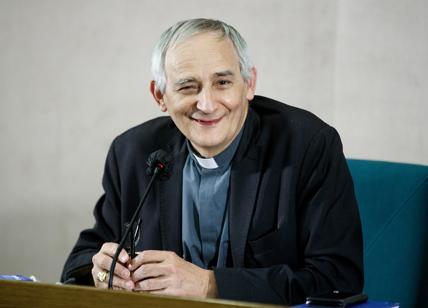 "Il Covid danneggia la salute, la Chiesa torni al centro": l'appello a Zuppi