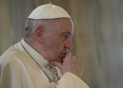 Papa Francesco prega a Santa Maria Maggiore prima del viaggio in Canada