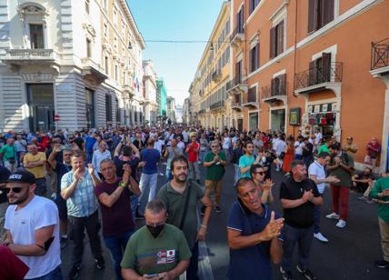Roma ostaggio dei tassisti, ultima corporazione in rivolta contro Draghi