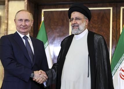 Putin in Iran salda l'asse anti Nato. Erdogan chiede il via libera sui curdi