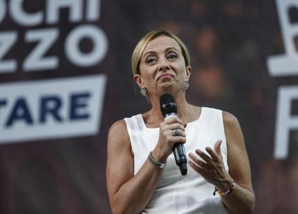 Meloni tifosa, da "lazialissima" a "forza Roma". Giorgia ha cambiato squadra