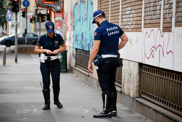 Bimbo travolto dal pirata della strada in via Bartolini a Milano Bimbo travolto dal pirata della strada in via Bartolini a Milano