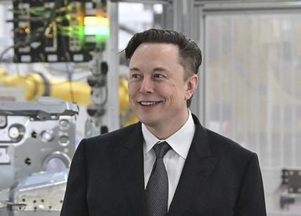 Musk fa di nuovo cassa con Tesla: vendute 22 mln di azioni per 3,6 mld