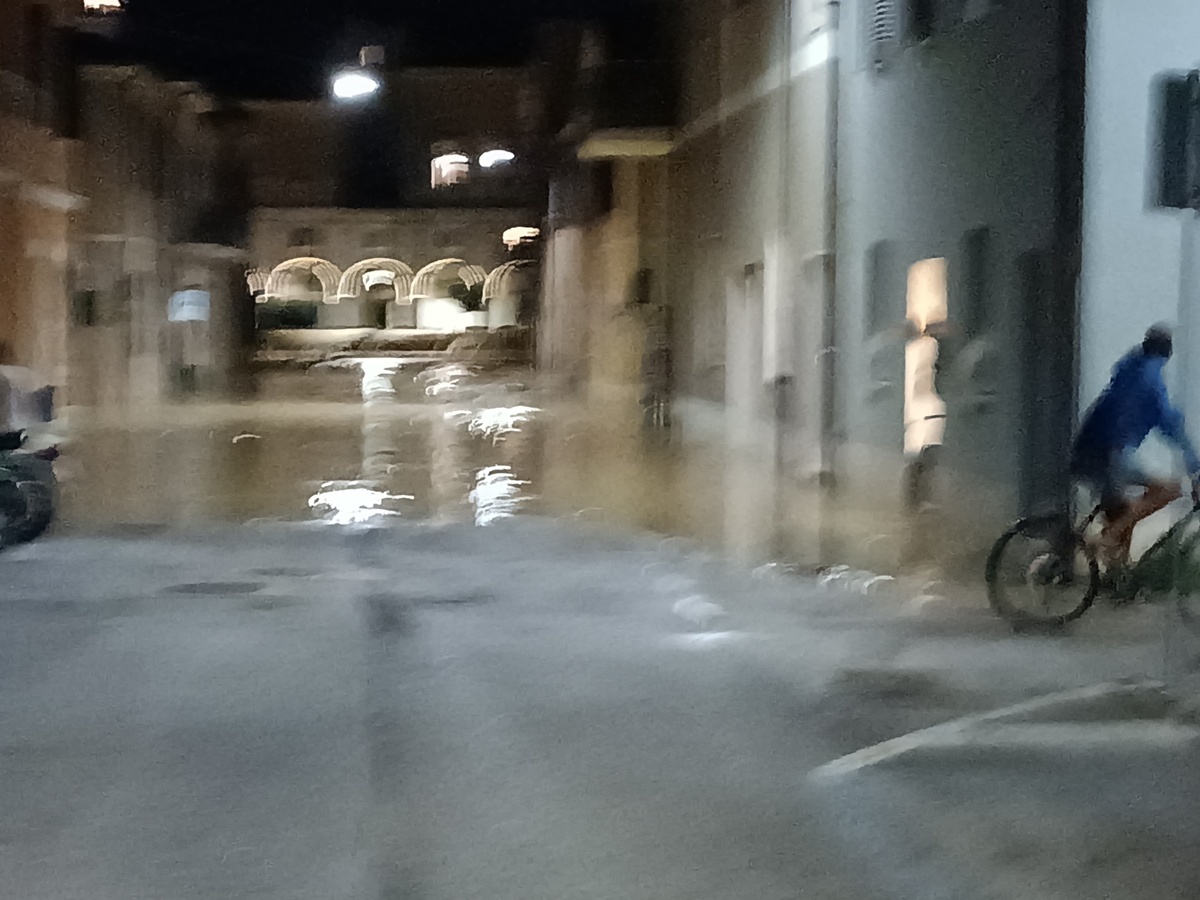 Alluvione nelle Marche, vaste zone allagate a Senigallia dopo l'esondazione del fiume Misa Alluvione nelle Marche, vaste zone allagate a Senigallia dopo l'esondazione del fiume Misa