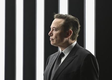 Elon Musk torna a essere l'uomo più ricco del mondo e scavalca Bernard Arnault