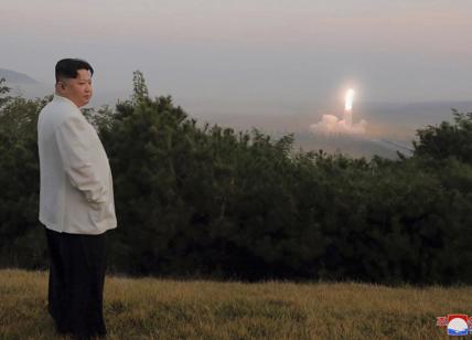 Corea del Nord, nuovo drone subacqueo che genera tsunami radioattivi