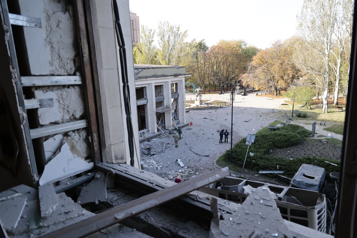 Guerra Russia-Ucraina, raid ucraino su palazzo governo a Donetsk Guerra Russia-Ucraina, raid ucraino su palazzo governo a Donetsk