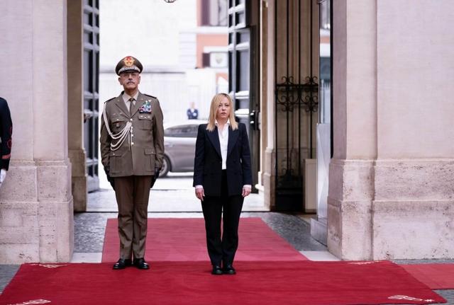 Mario Draghi accoglie Meloni a Palazzo Chigi per il Passaggio di consegne Mario Draghi accoglie Meloni a Palazzo Chigi per il Passaggio di consegne