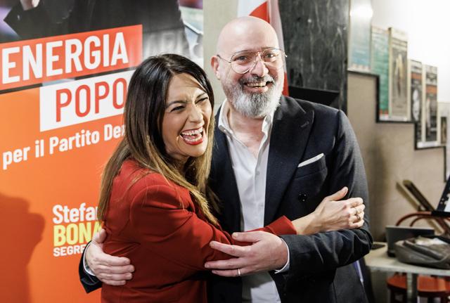 Stefano Bonaccini con Pina Picerno, numero 2 della sua mozione Stefano Bonaccini con Pina Picerno, numero 2 della sua mozione