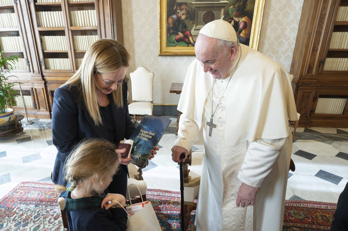 Papa Francesco riceve in udienza privata Giorgia Meloni Papa Francesco riceve in udienza privata Giorgia Meloni