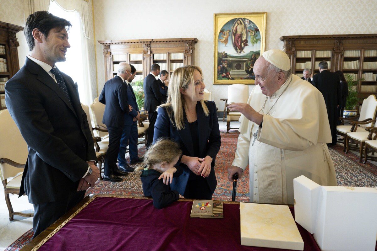 Papa Francesco riceve in udienza privata Giorgia Meloni Papa Francesco riceve in udienza privata Giorgia Meloni