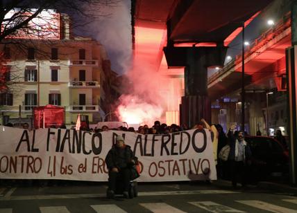 Roma, gli anarchici tornano in strada: corteo bloccato a piazzale Aldo Moro