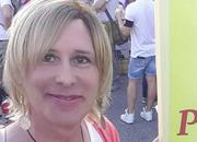 Cloe, la prof trans in gonna e tacchi si è uccisa dandosi fuoco. "Annientata"