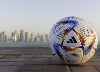 Mondiali 2022 in Qatar, Adidas presenta il pallone ufficiale: "Al Rihla"