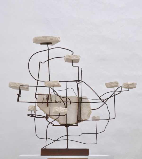 3a. Salvatore Sava, L'albero della luna, 1997, ferro e pietra, 113 x 115 x 78 cm (1) 3a. Salvatore Sava, L'albero della luna, 1997, ferro e pietra, 113 x 115 x 78 cm (1)
