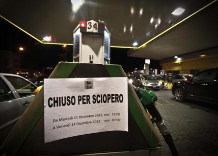 Benzinai chiusi di notte anche in self service: minaccia contro caro energia