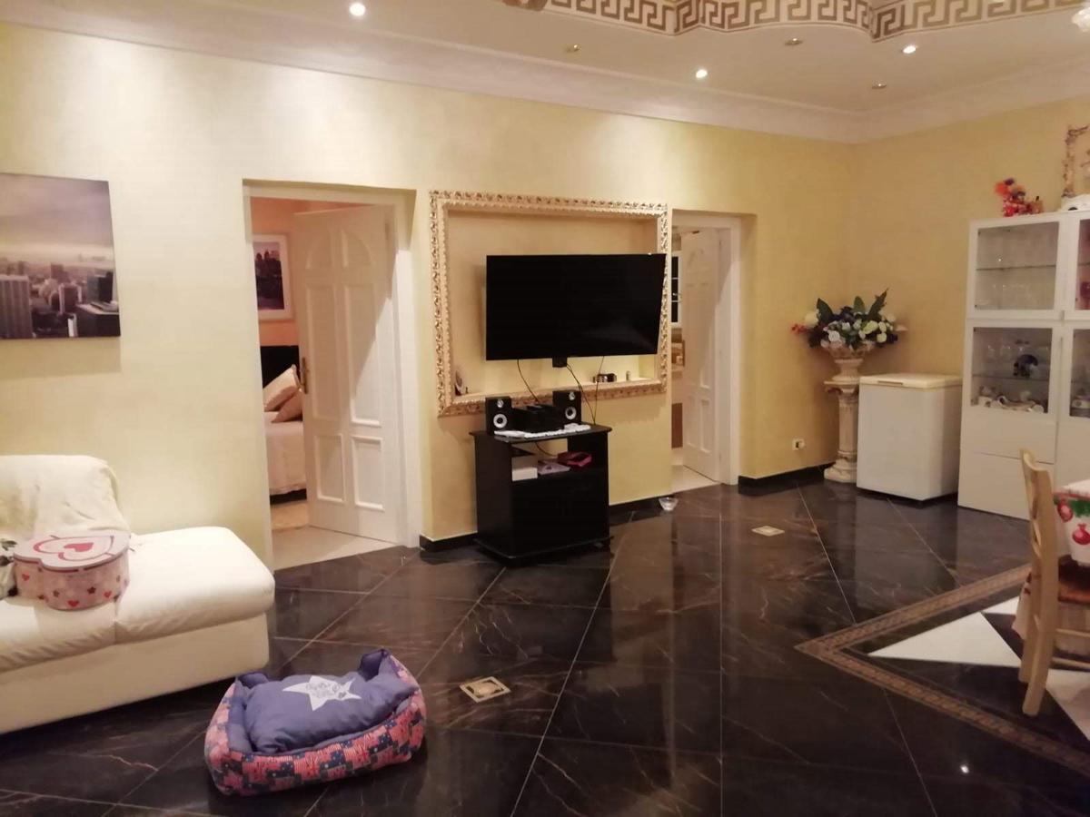 Foto di repertorio delle proprietà Casamonica riferite agli anni 2018/2020 Foto di repertorio delle proprietà Casamonica riferite agli anni 2018/2020