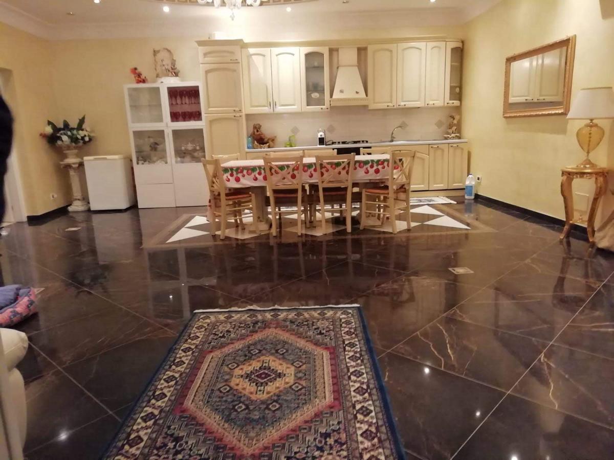 Foto di repertorio delle proprietà Casamonica riferite agli anni 2018/2020 Foto di repertorio delle proprietà Casamonica riferite agli anni 2018/2020