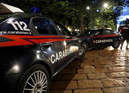 Scoperti mentre rubano un auto, tamponano i Carabinieri in fuga: due arresti