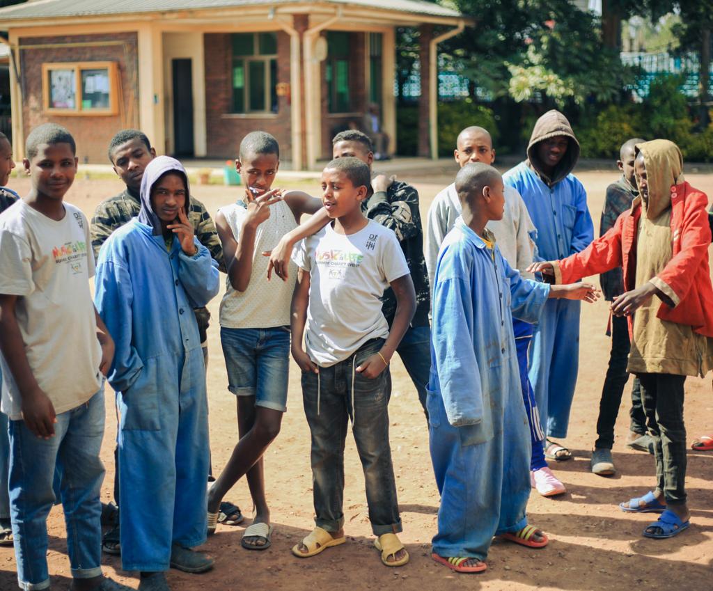TRA ZAMBIA E ETIOPIA
