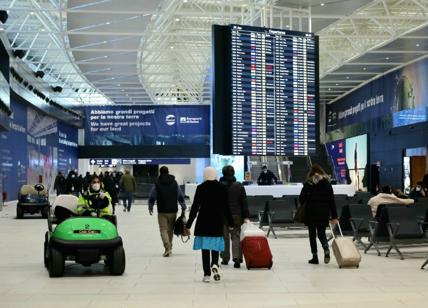 Il cane abbia alla valigia in aeroporto e la security fa una brutta scoperta