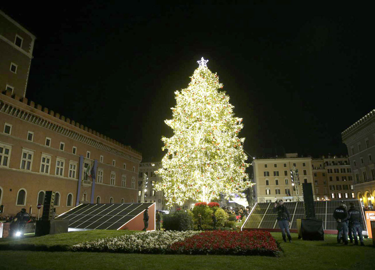albero natala fotovoltaico roma 01