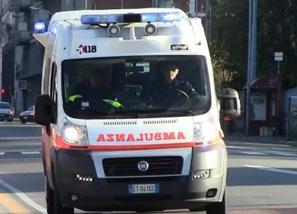Scontro auto-furgoncino, due feriti a Milano