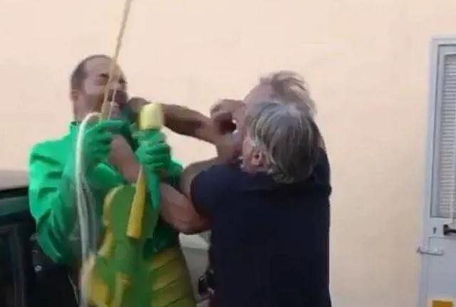 Max Laudadio aggredito Max Laudadio aggredito