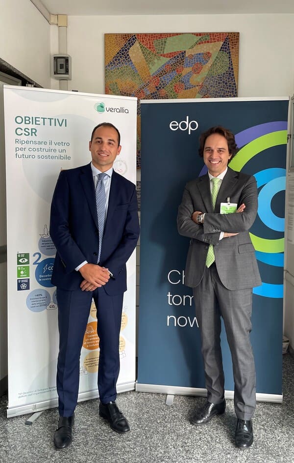 Andrea Casartelli, Country Manager di EDP Energia Italia e il Direttore Acquisti Verallia Dott. Callekas Andrea Casartelli, Country Manager di EDP Energia Italia e il Direttore Acquisti Verallia Dott. Callekas