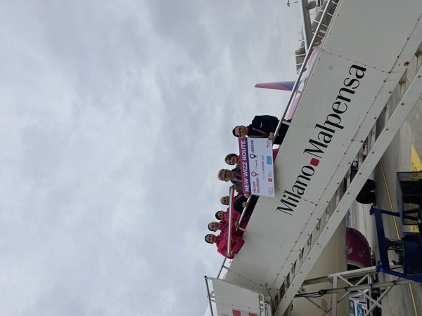 Andrea Tucci SEA e Daniele Riva comandante e personale Wizz Air  