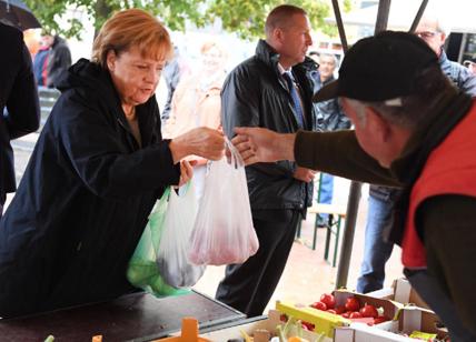Berlino, Merkel derubata del portafoglio al supermercato