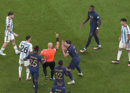 Argentina-Francia finale da ripetere? Colpo di scena, l'arbitro Marciniak "asfalta" i francesi