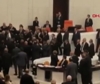 Rissa al Parlamento turco, deputato finisce in terapia intensiva