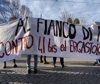 Cospito, sit-in degli anarchici a Roma: "Al fianco di Alfredo"