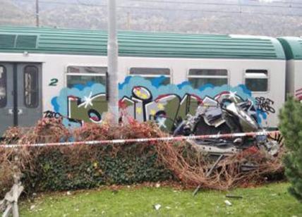 Valtellina, auto centrata da treno in corsa. Un ferito