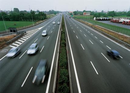 Scontro tra 2 tir sulla A1: autostrada chiusa tra Orte e diramazione Roma Nord