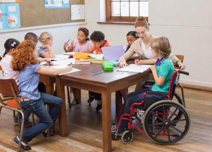 Disabili a scuola, il Comune di Roma: “Niente aiuti se vanno alle private”