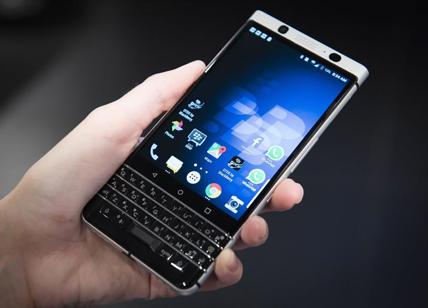BlackBerry addio, nel 2022 finisce l'era dello smartphone con la tastiera