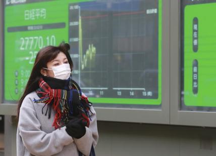 Borsa, lunedì nero per l’Asia: anche Pechino in lockdown. Crolla il petrolio