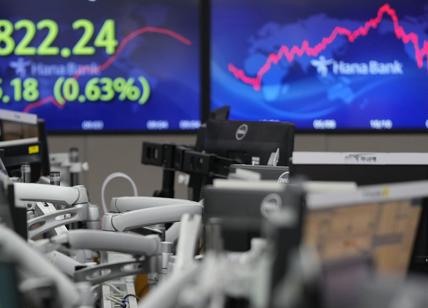 Borse europee deboli in chiusura, pesa il Nasdaq, Milano -0,9%