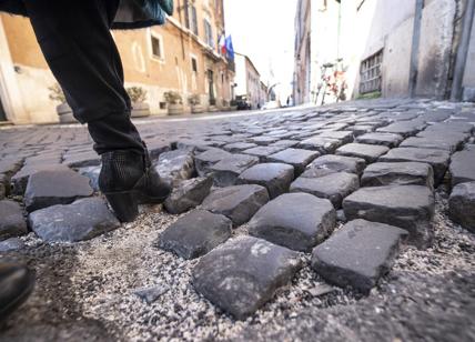 Emergenza buche a Roma: 30 morti e 5000 incidenti l'anno: class action al Tar